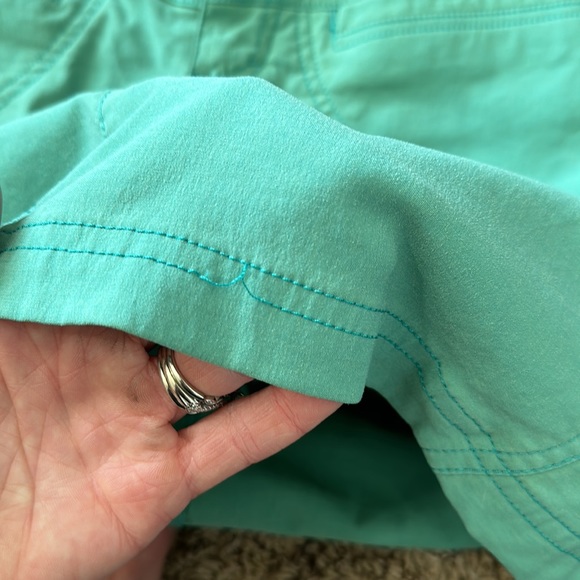 ATHLETA Green Casual Mini Dipper Skirt Skort Pockets Belt Loops Size 2 - Picture 16 of 16